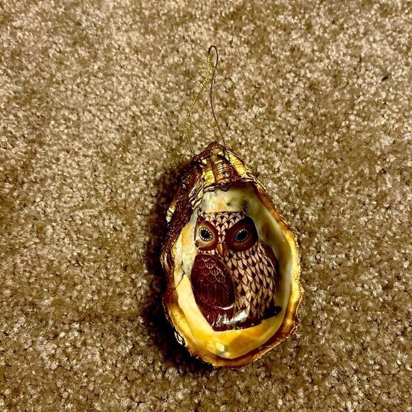 Gold Owl Oyster Shell Ornament Decoration - Picture 1 of 2
